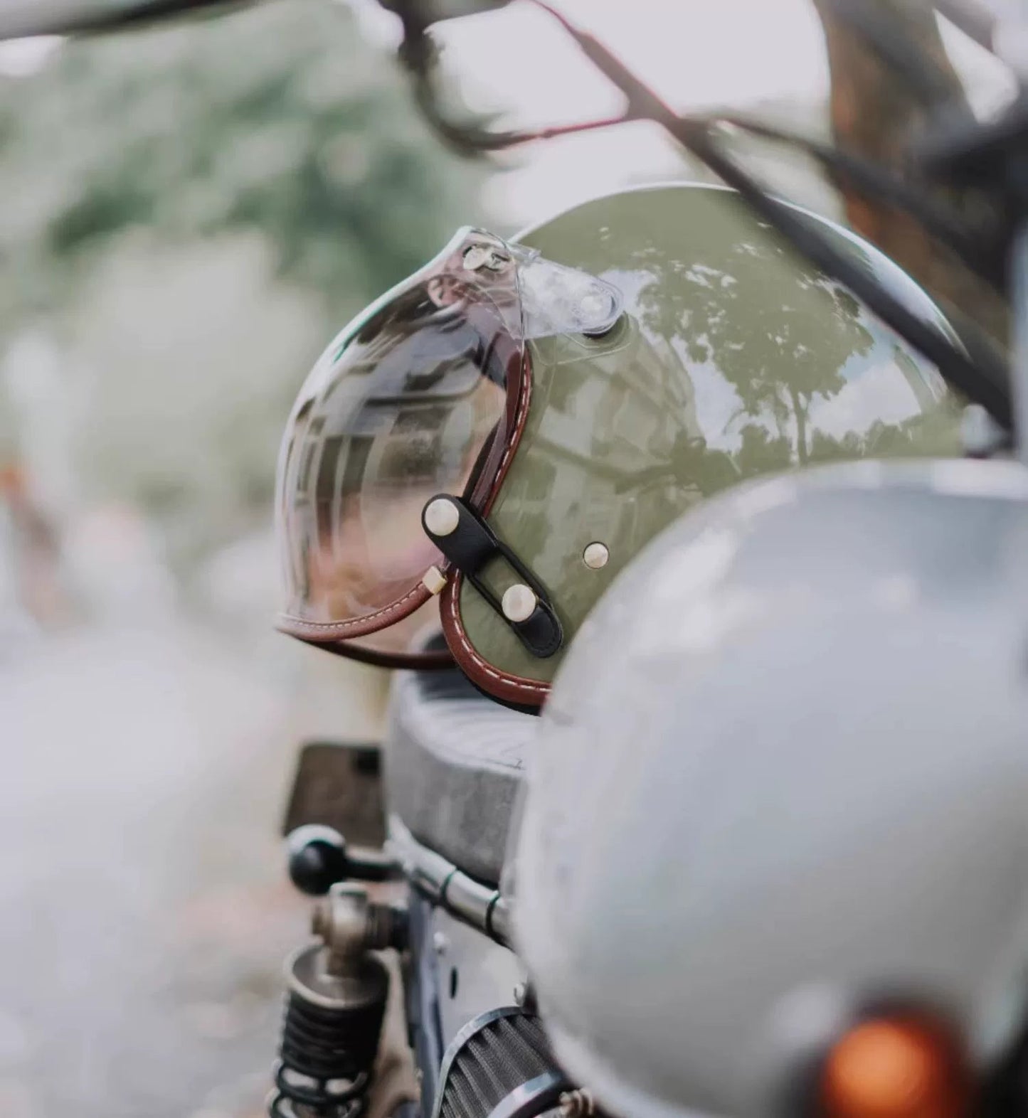 Feture Bubble Shield 3-Snap Flip-Up Motorcycle Visor - Savile Speed Co.