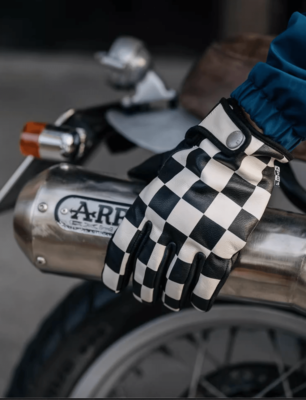 Fogy Garage Vintage Checkered/Lightning Gloves - Savile Speed Co.