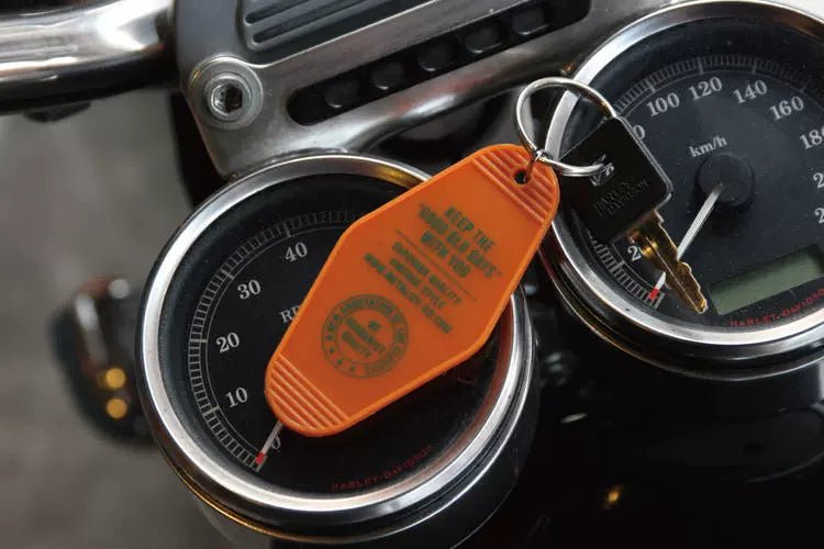 Metalize Vintage Motel Keytag Keychain - Savile Speed Co.