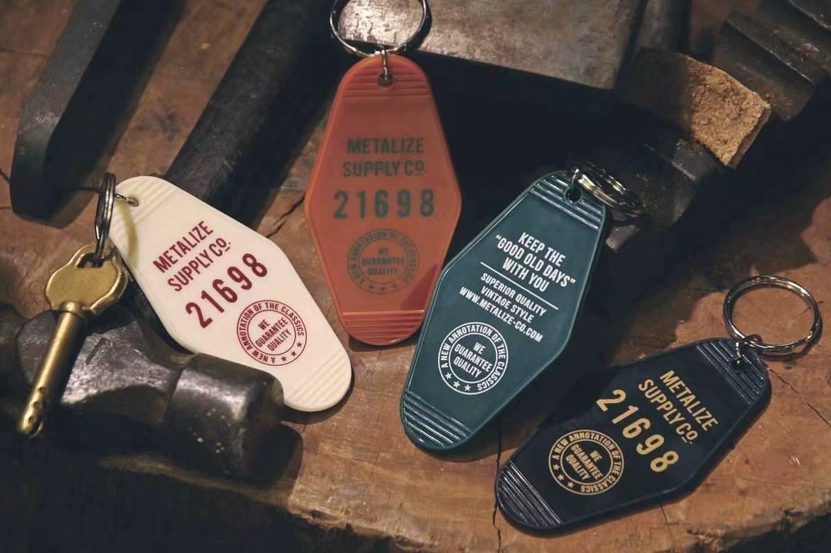 Metalize Vintage Motel Keytag Keychain - Savile Speed Co.