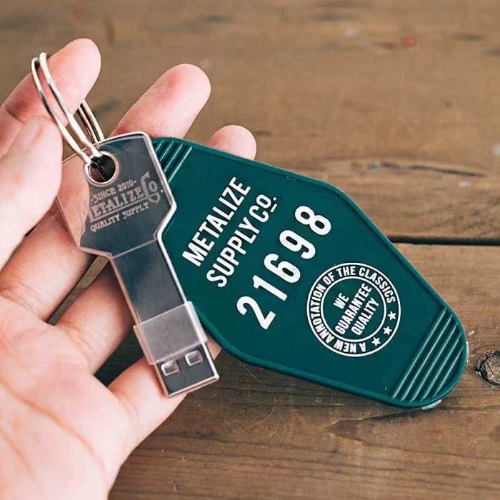 Metalize Vintage Motel Keytag Keychain - Savile Speed Co.