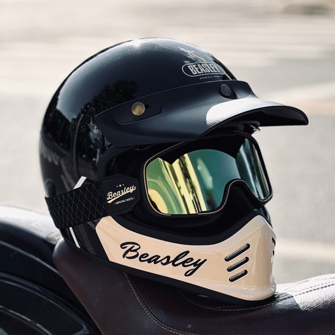 BEASLEY 502 retro moto helmet side profile – lightweight fiberglass shell – scrambler cafe racer helmet – Savile Speed Co.