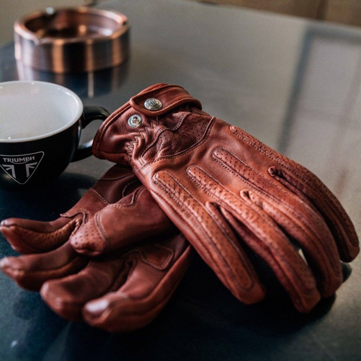 Fogy Garage leather retro gloves palm view – reinforced grip and protection – vintage motorcycle cafe racer – Savile Speed Co.