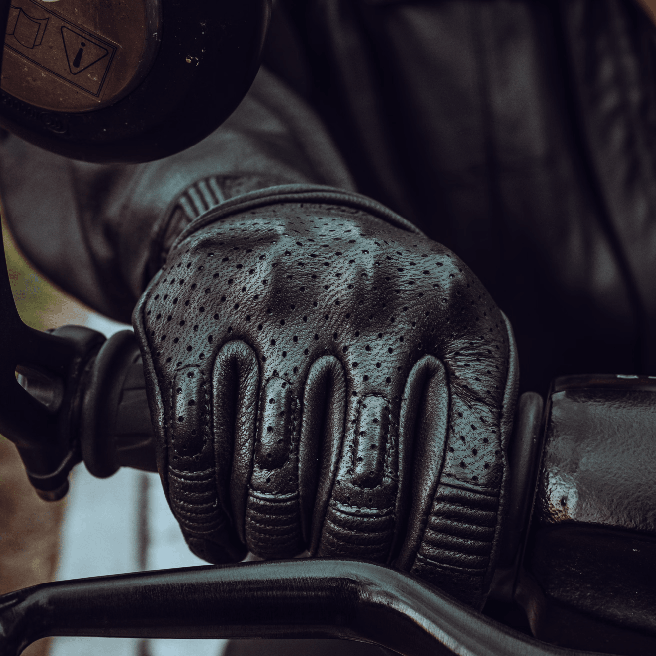 MR MOTOR perforated gloves close-up – airflow design warm weather riding – retro motorcycle scrambler style – Savile Speed Co.