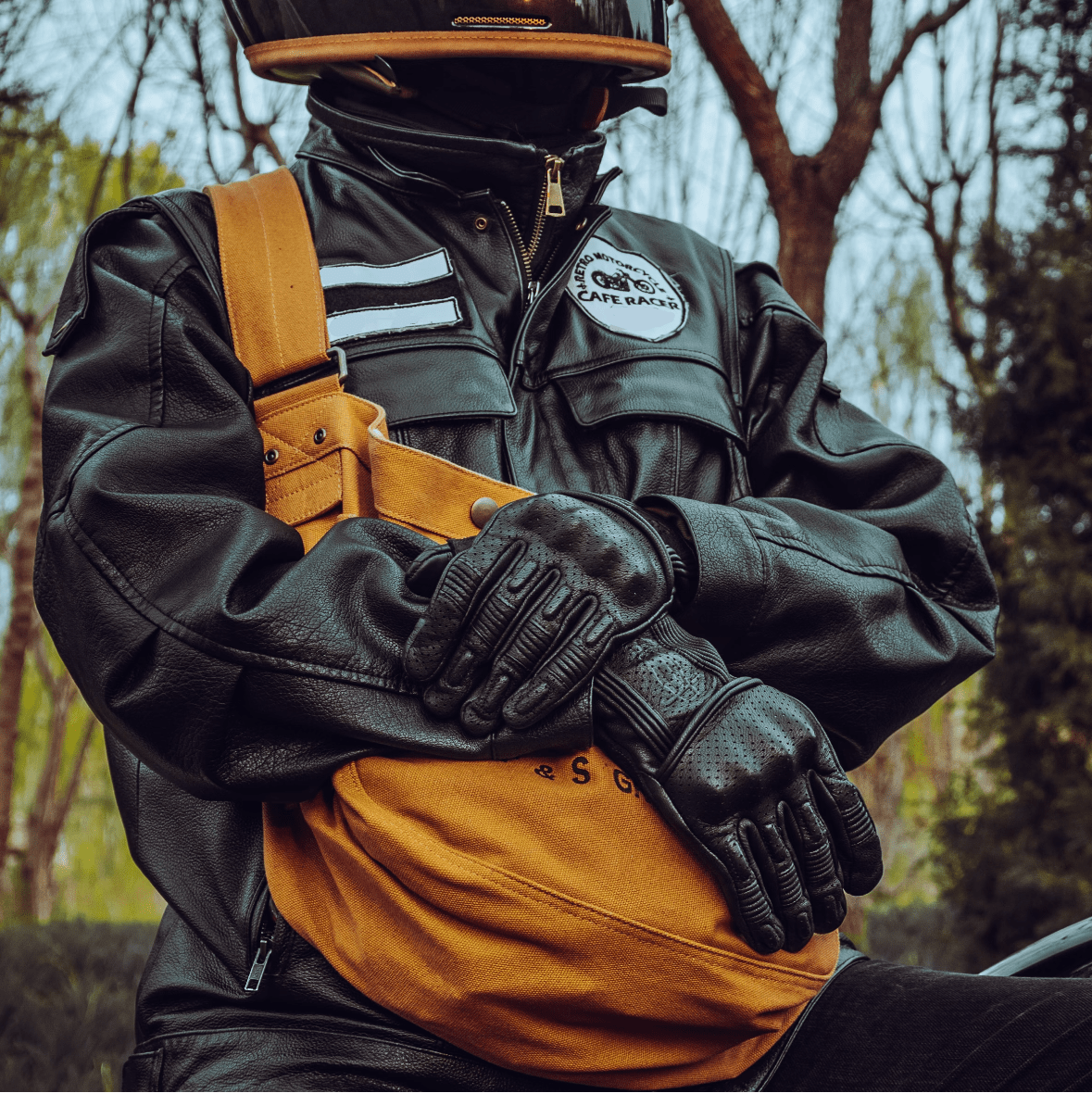 MR MOTOR retro gloves palm view – reinforced grip sheepskin leather – vintage motorcycle style – Savile Speed Co.