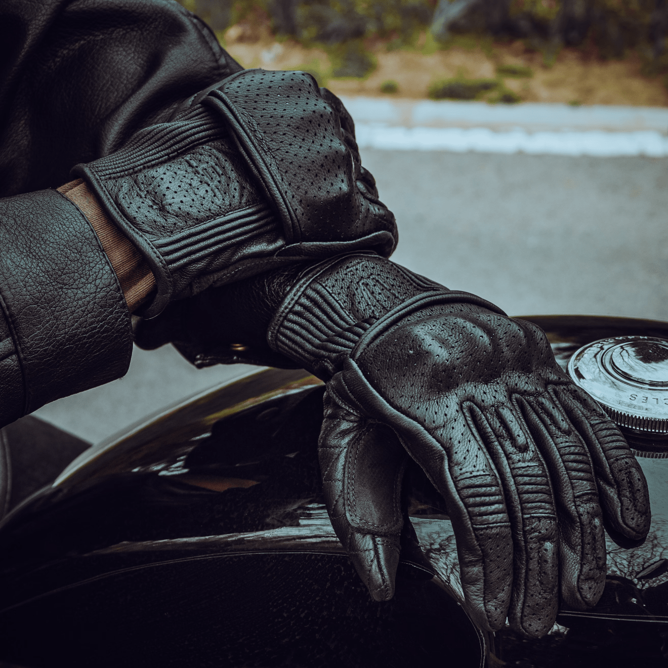 MR MOTOR motorcycle gloves back view – perforated sheepskin summer riding – retro scrambler vintage style – Savile Speed Co.